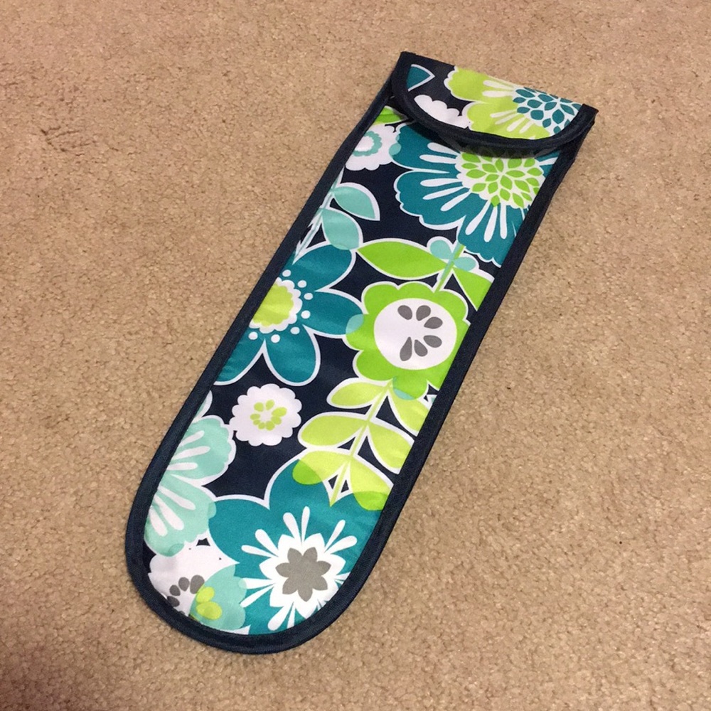 Thirty one curling iron/straightener sleeve